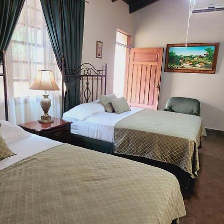 Camilas Hotel Сан-Педро-Сула Екстер'єр фото