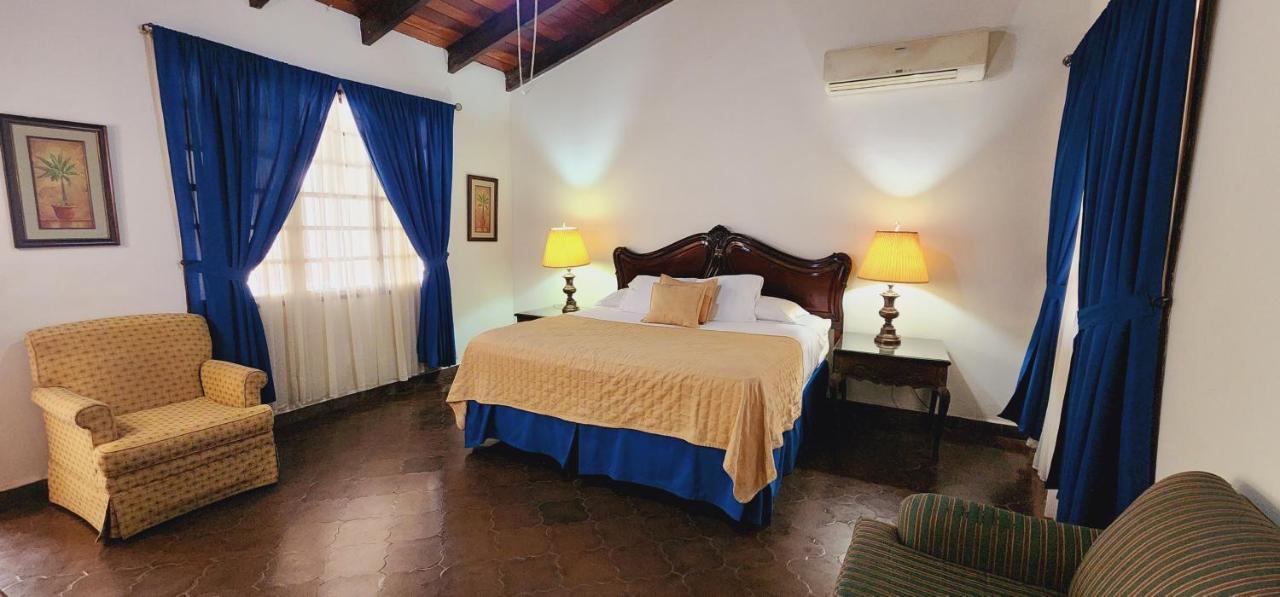 Camilas Hotel Сан-Педро-Сула Екстер'єр фото