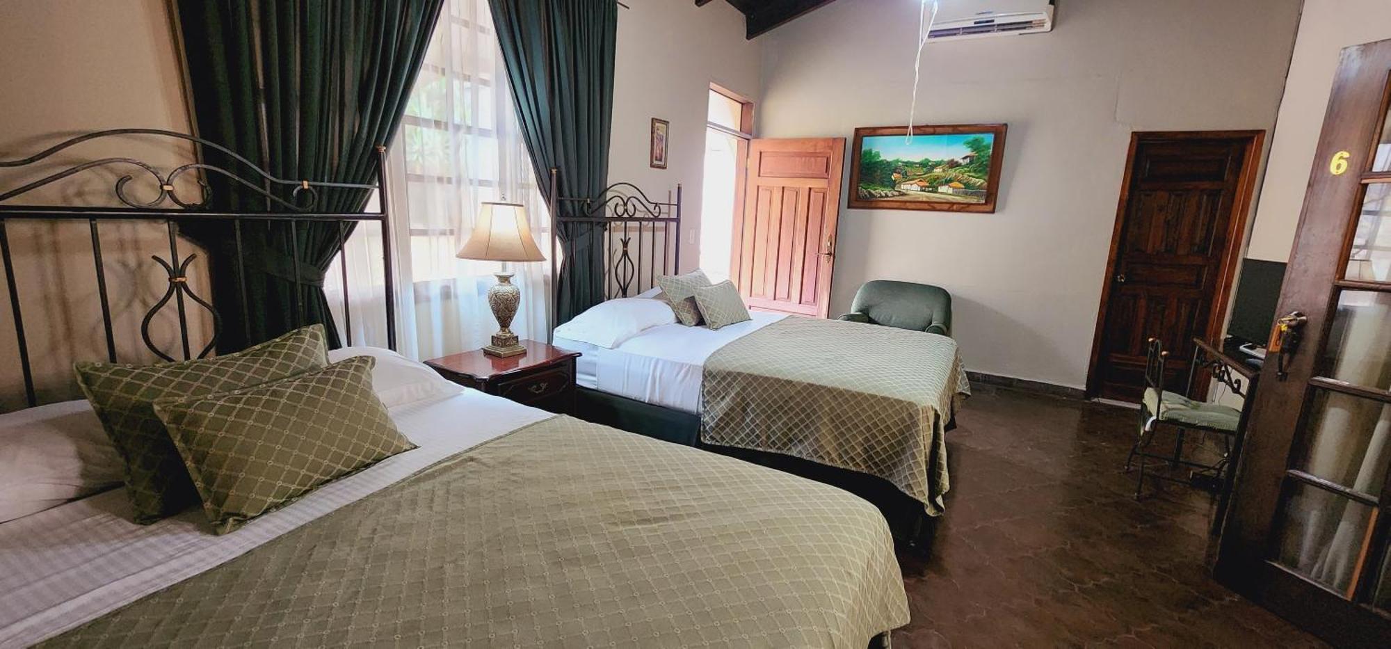 Camilas Hotel Сан-Педро-Сула Екстер'єр фото